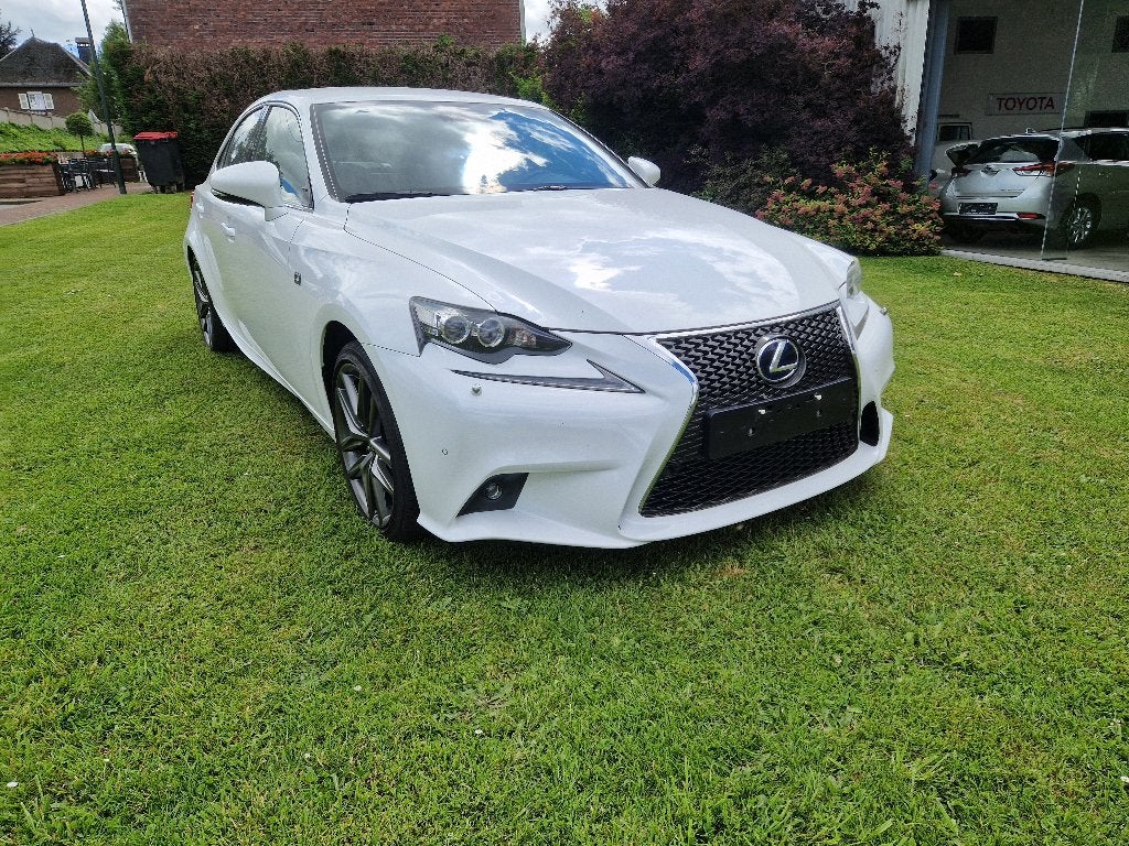 Lexus is 300 uur F, Auto's, Euro 5, Achterwielaandrijving, Zwart, 4 cilinders