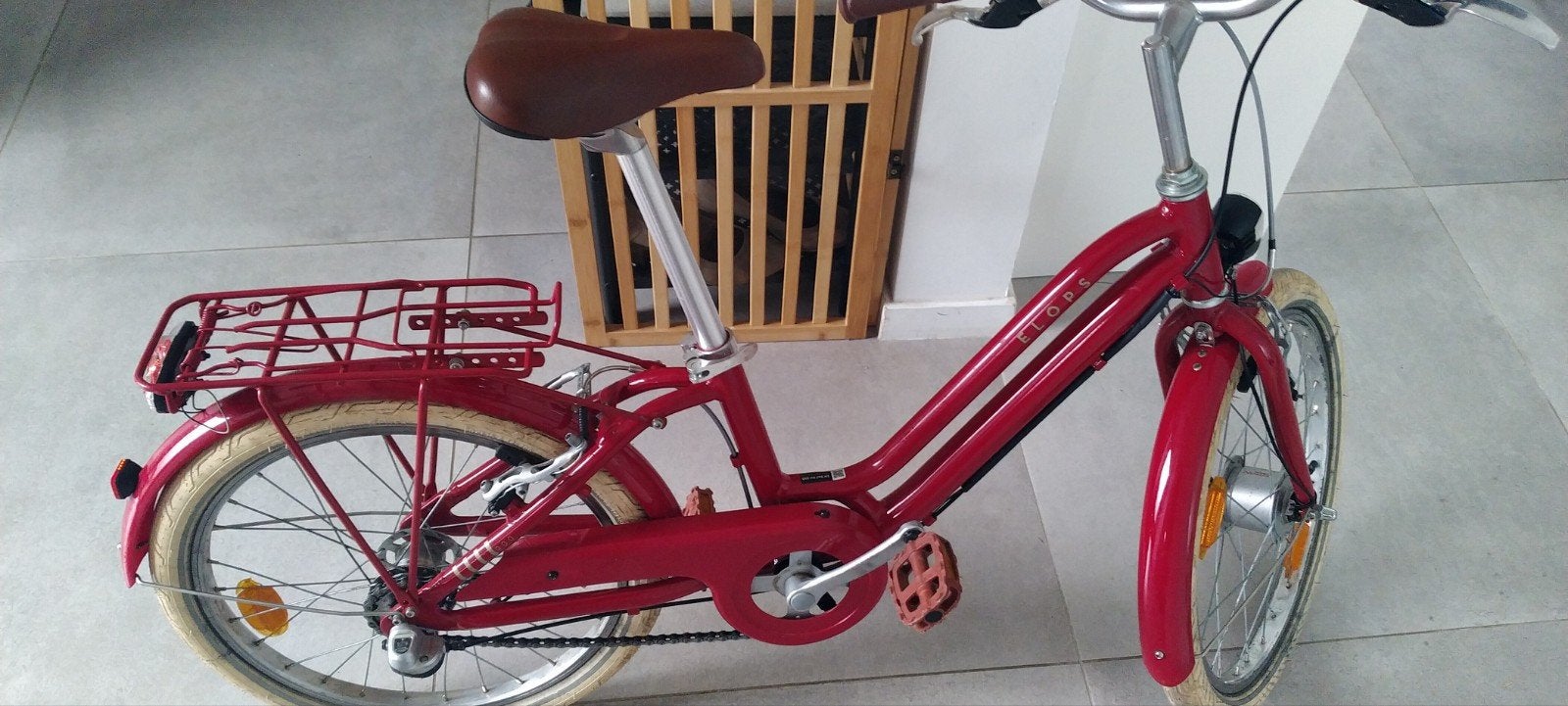 BTWIN -
Stadsfiets voor kinderen - Elops - 20 inch - 6-9 jr, Fietsen en Brommers, Ophalen, Gebruikt, 20 inch, Btwin Decathlon