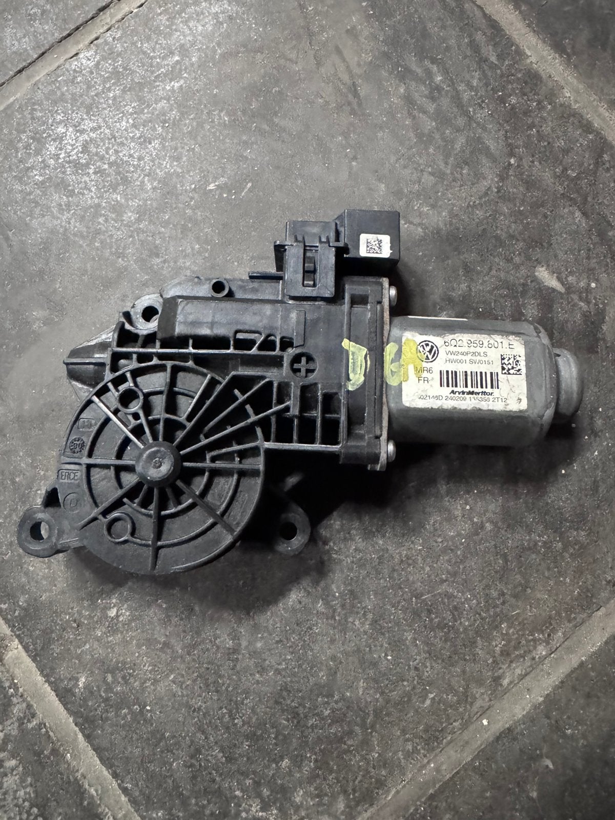 Moteur lève vitre polo 9n3 5 porte 2007, Ophalen