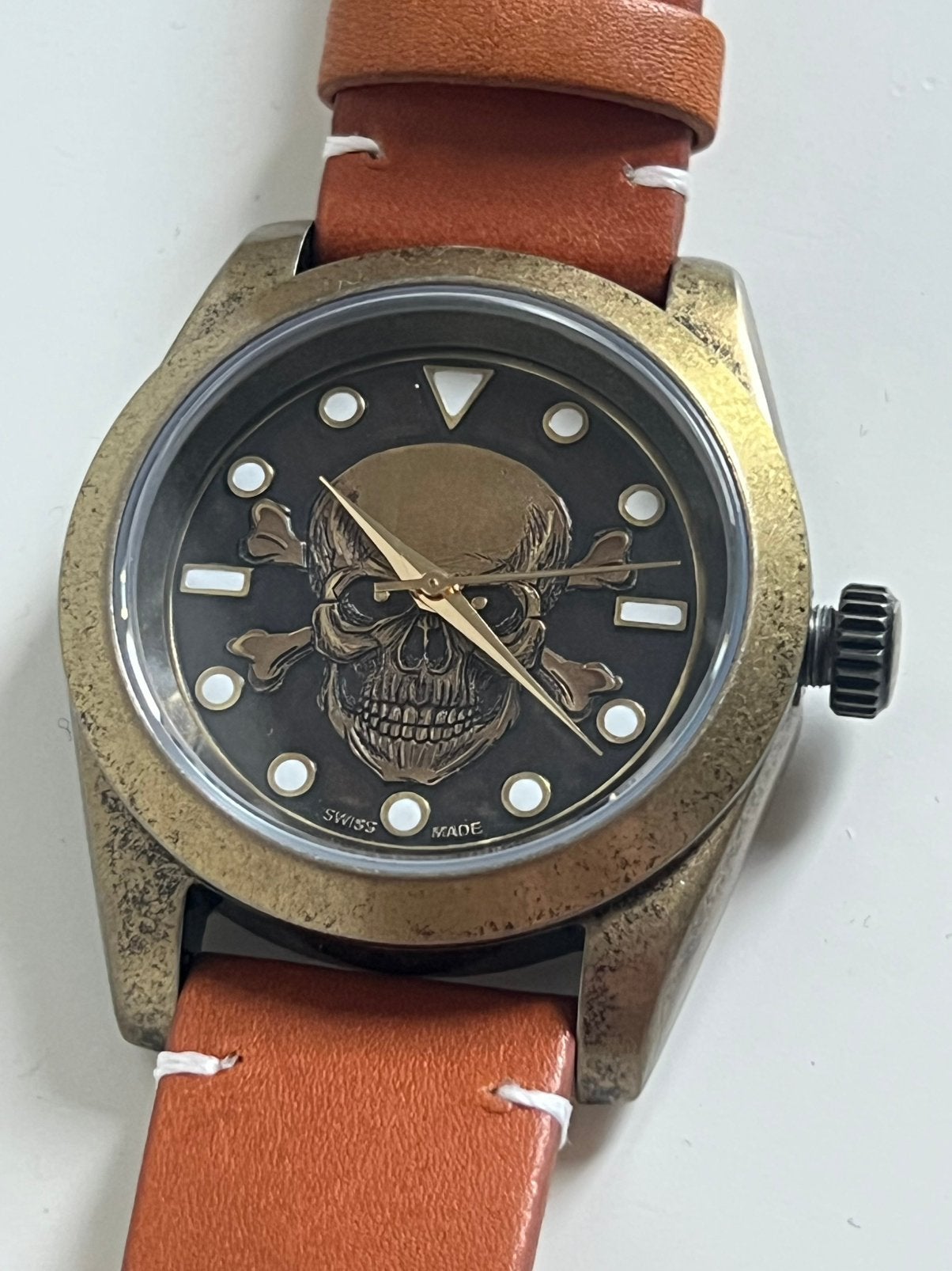 Handgemaakt horloge, bronzen, Swiss Made. ETA 2824 uurwerk, Bijoux, Sacs & Beauté, Montres | Hommes, Neuf, Montre-bracelet, Autres marques
