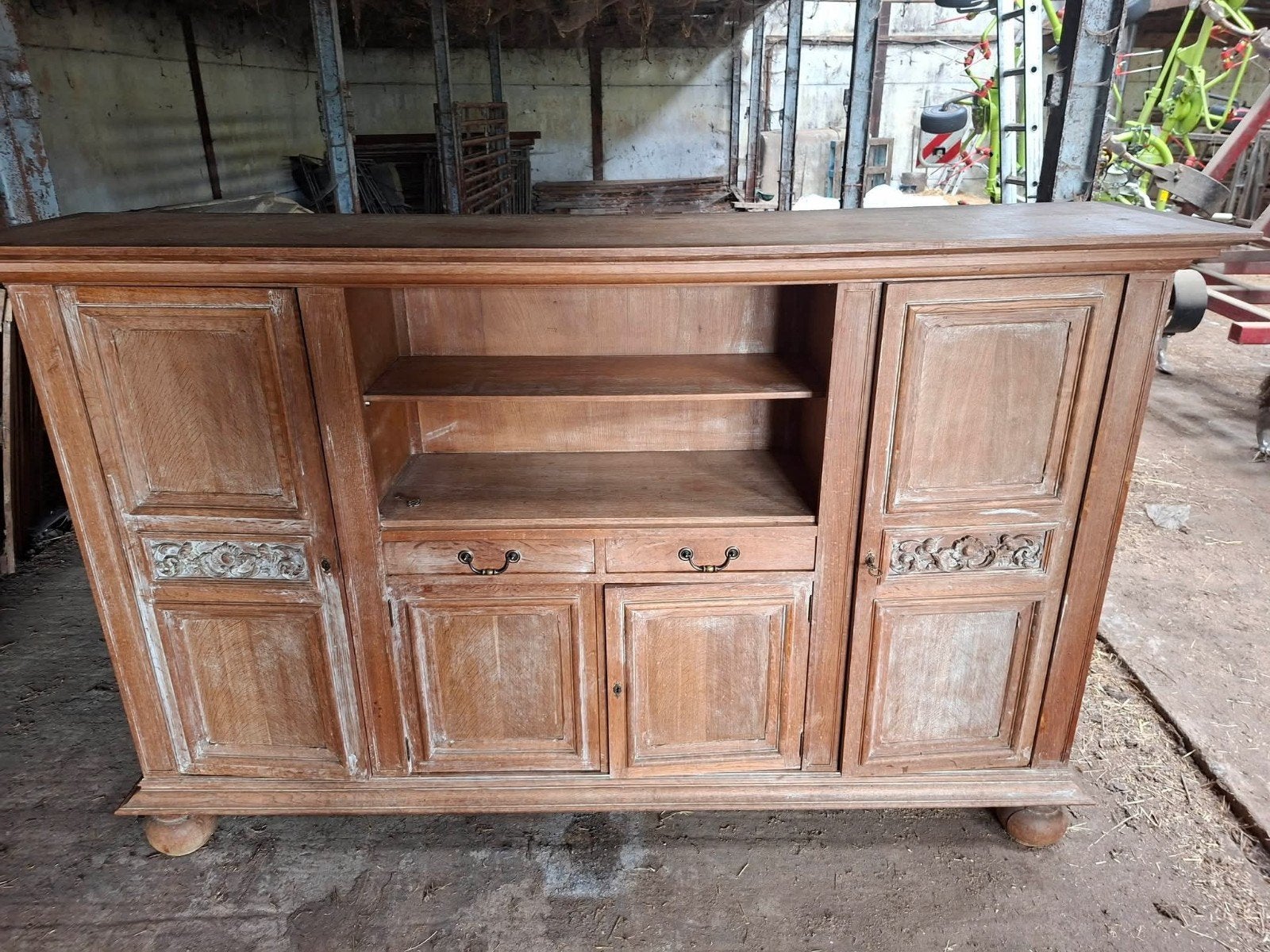 Buffet ancien, Enlèvement