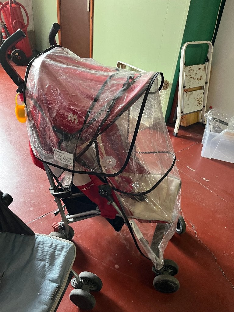 2 x buggy :zwart en rood, Enlèvement, Comme neuf, Autres types