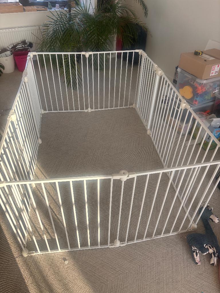 Clôture ou clôtures pour bébé ou chien, 65 à 100 cm, Comme neuf, Enlèvement, Chenil chien