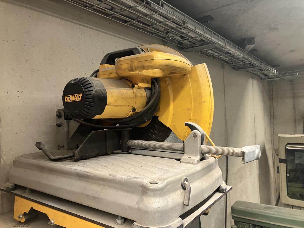 Dewalt D28715 afkortzaag / slijpmachine, Ophalen, Zo goed als nieuw, Dewalt, Afkortzaag