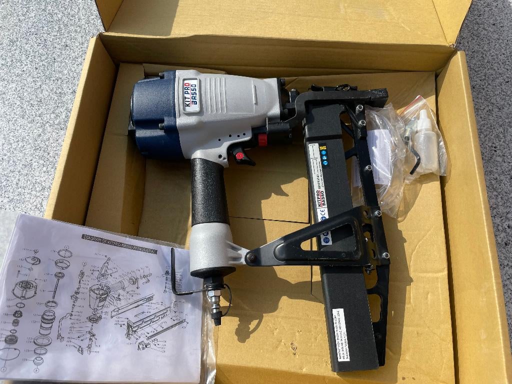 Professionele pneumatische combi tacker Basso Kitpro, Doe-het-zelf en Bouw, Gereedschap | Overige machines, Zo goed als nieuw
