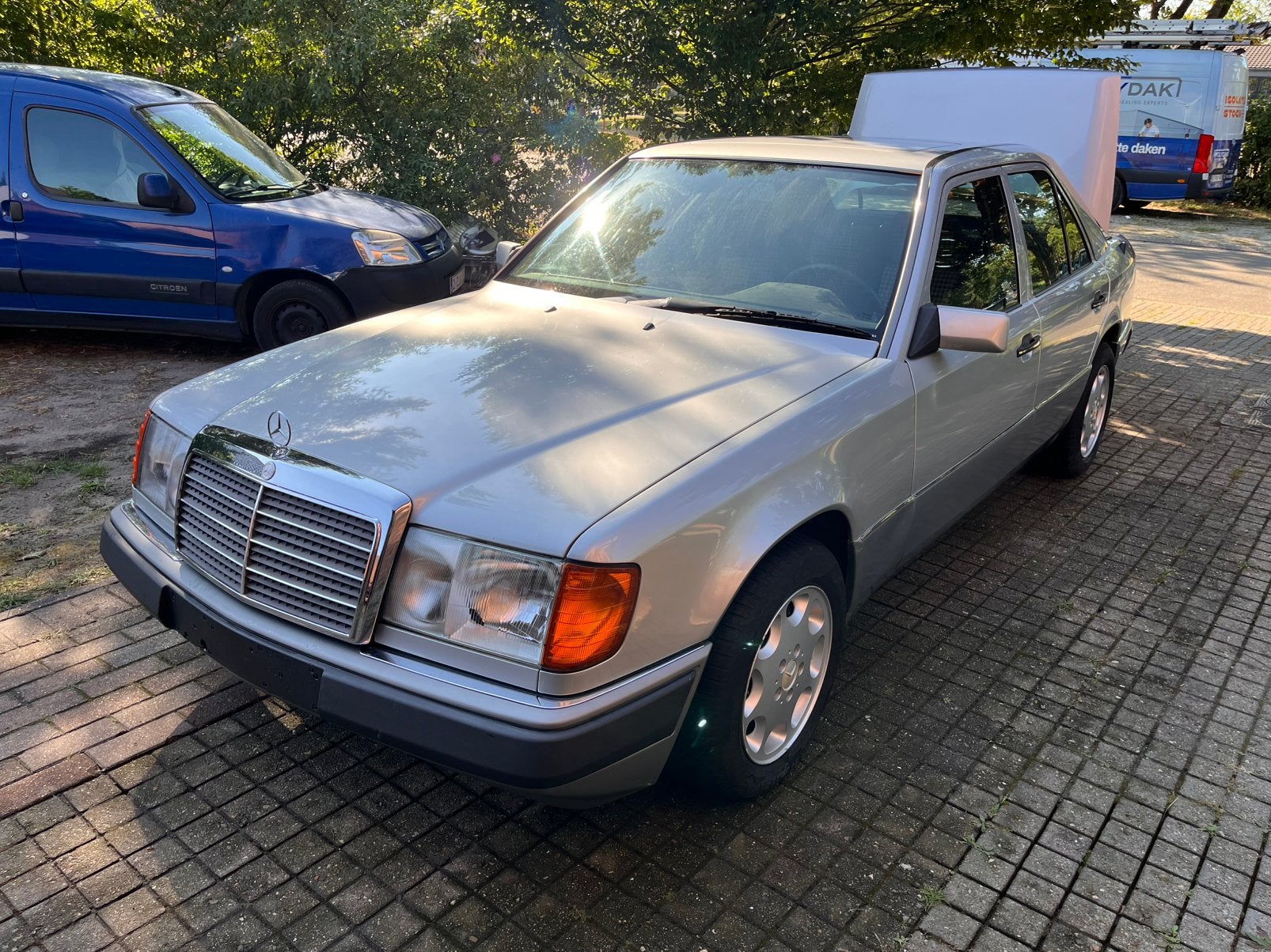 Mercedes W124 230E 1992, Argent ou Gris, Achat, Toit ouvrant, 5 portes