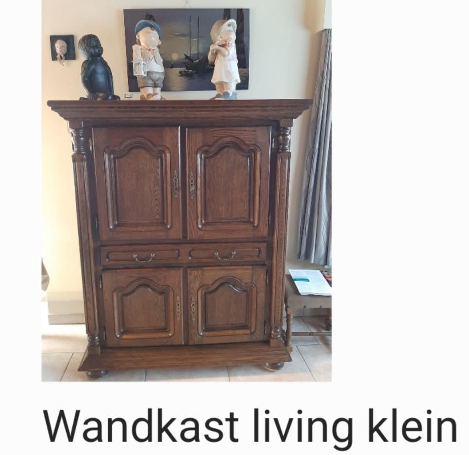 Kleine wandkast massief hout, Ophalen