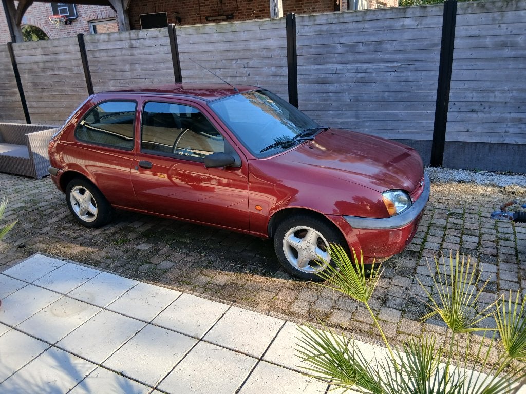 Ford Fiesta 1.3 met slechts 66000 km voor opmaak, Auto's, Voorwielaandrijving, Stof, 4 cilinders, Particulier