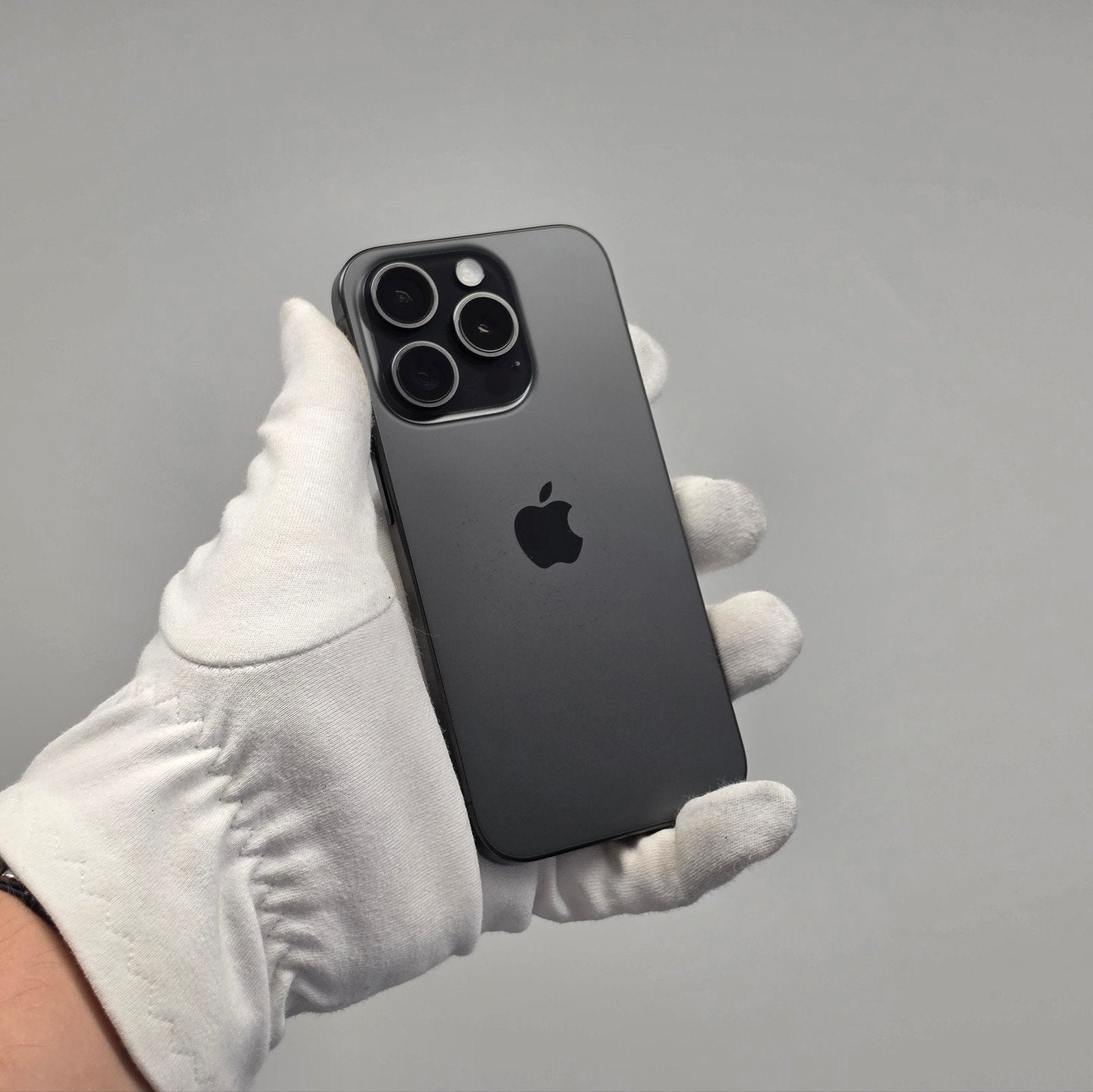 IPHONE 15 PRO 5G 256 GO EN TITANE NOIR, Enlèvement, IPhone 15, Noir
