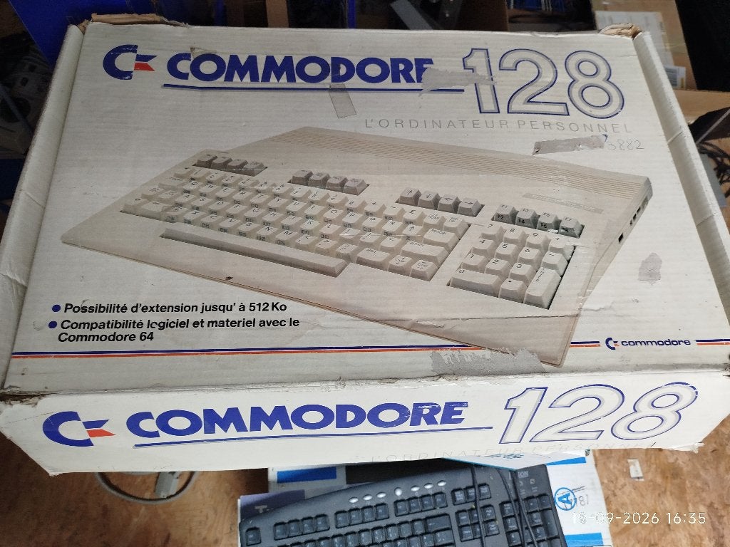 Commodore 128 met voeding in originele doos, Computers en Software, Ophalen, Commodore