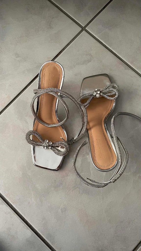 SANDALES à talons argenté élégante 38, Enlèvement ou Envoi, Comme neuf, Autres couleurs, Chaussures à haut talons