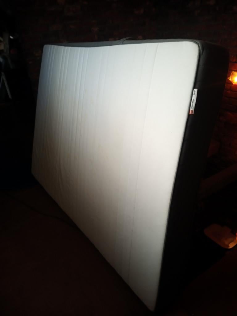 Morgedal Matras Ikea, Enlèvement, Matelas
