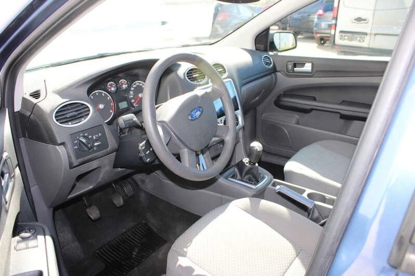 Ford Focus 1.6i Airco/Cruise Inclusief 3 JAAR garantie!, Auto's, Focus, Gebruikt, Zwart, Blauw