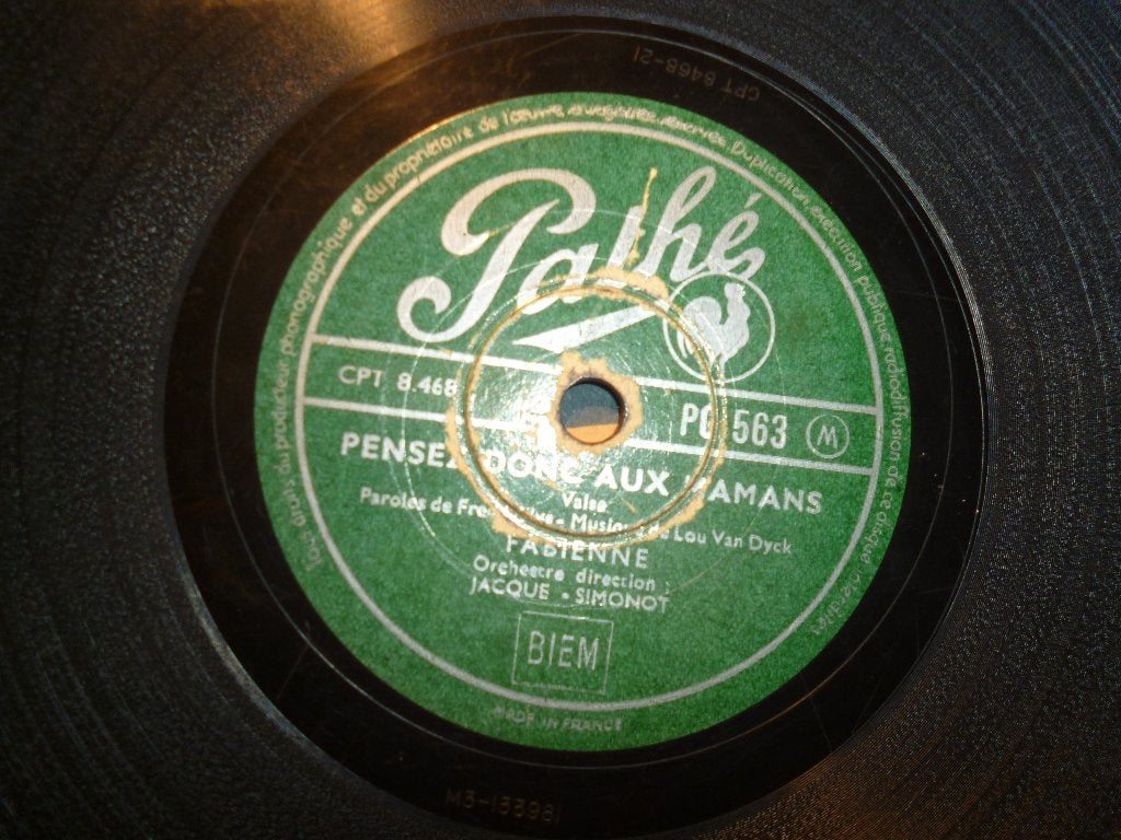 vieux disques 78T bakelite  lot de 24 D Reinhard, Bechet..., CD & DVD, Avec pochette intérieure, Autres formats, Enlèvement, Utilisé