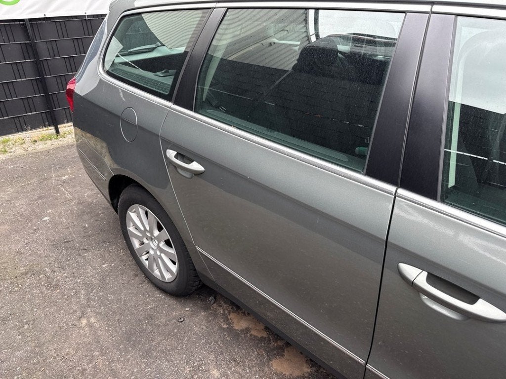 PORTIER RECHTS ACHTER Passat Variant (3C5) (|3C9833056D|), Auto-onderdelen, Gebruikt, Volkswagen AG, Achter, Kundenbetreuung@volkswagen.de