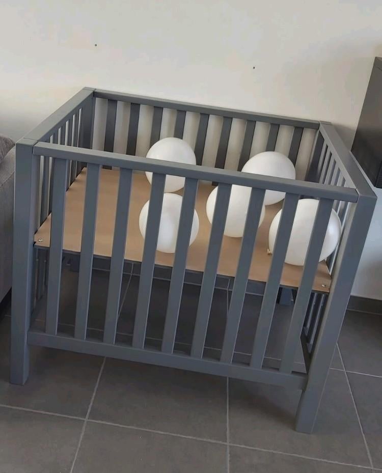 Grijs park met bijhorende matras, Ophalen