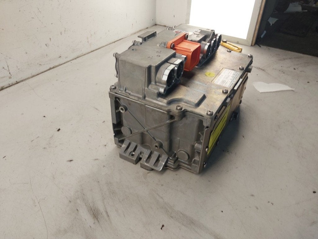 INVERTER ABS Audi A3 Sportback (8YA) (|5QS907070M|), Info@audi.de, Audi, Audi AG, Gebruikt