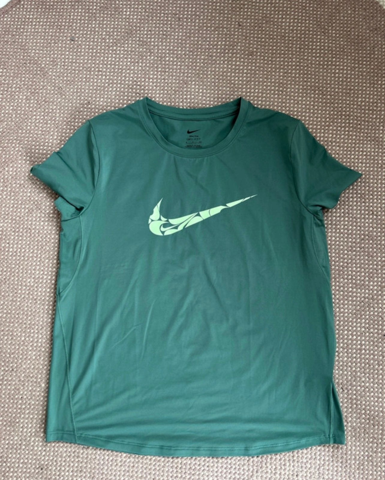 Nike sportshirt maat S, Kleding | Dames, Ophalen of Verzenden, Zo goed als nieuw, Maat 36 (S)
