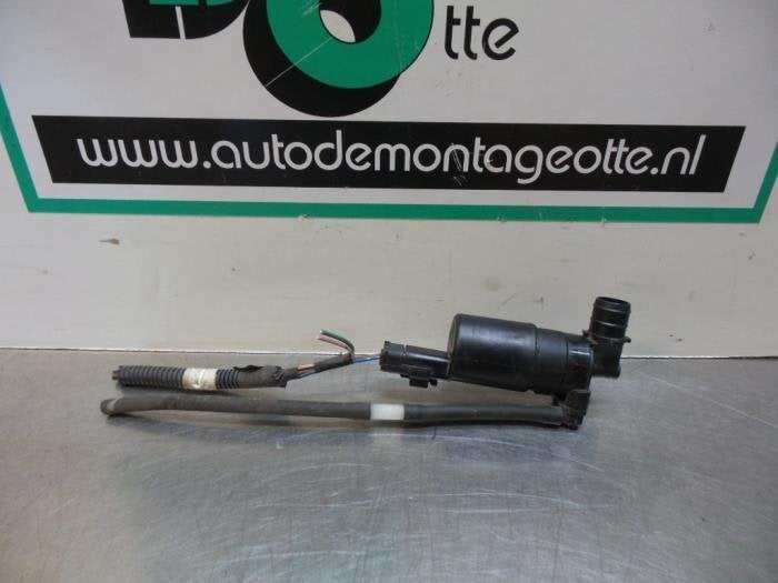 Pompe lave-glace arrière d'un Peugeot 107 (107 05-), -, Utilisé, -, Peugeot