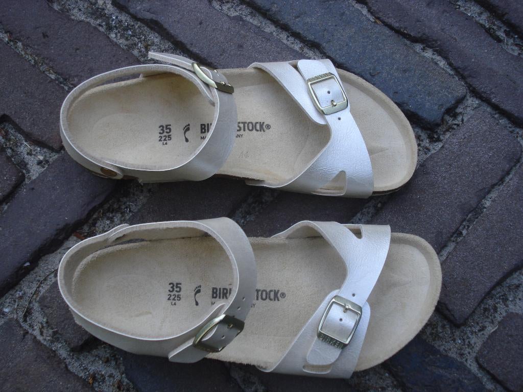 Gratis verzending nieuwe witte leren birkenstock sandalen 35, Verzenden, Wit, Nieuw, Sandalen of Muiltjes