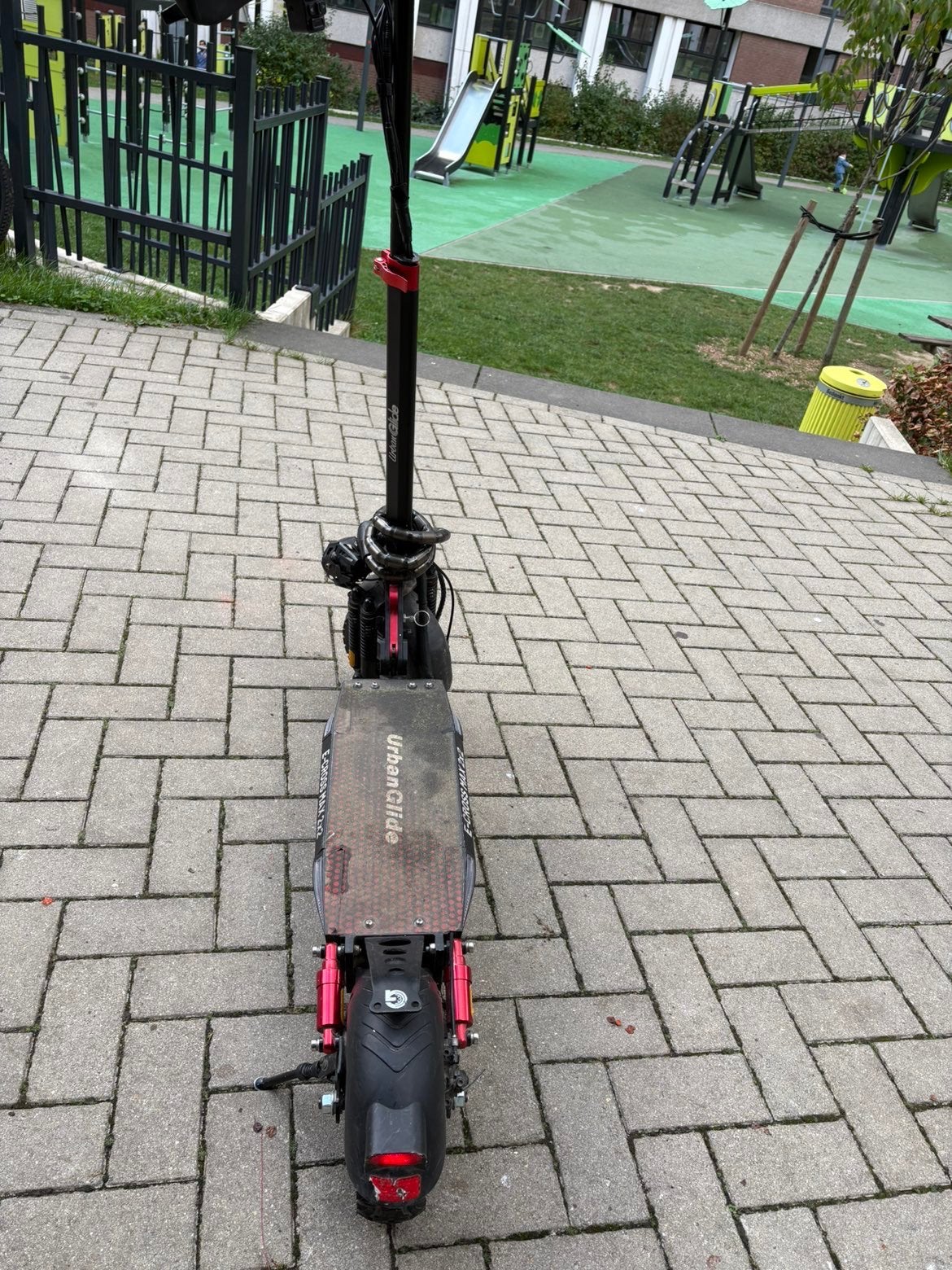 Trottinettes électrique urban glide e-cross max 2x2, Ophalen, Zo goed als nieuw