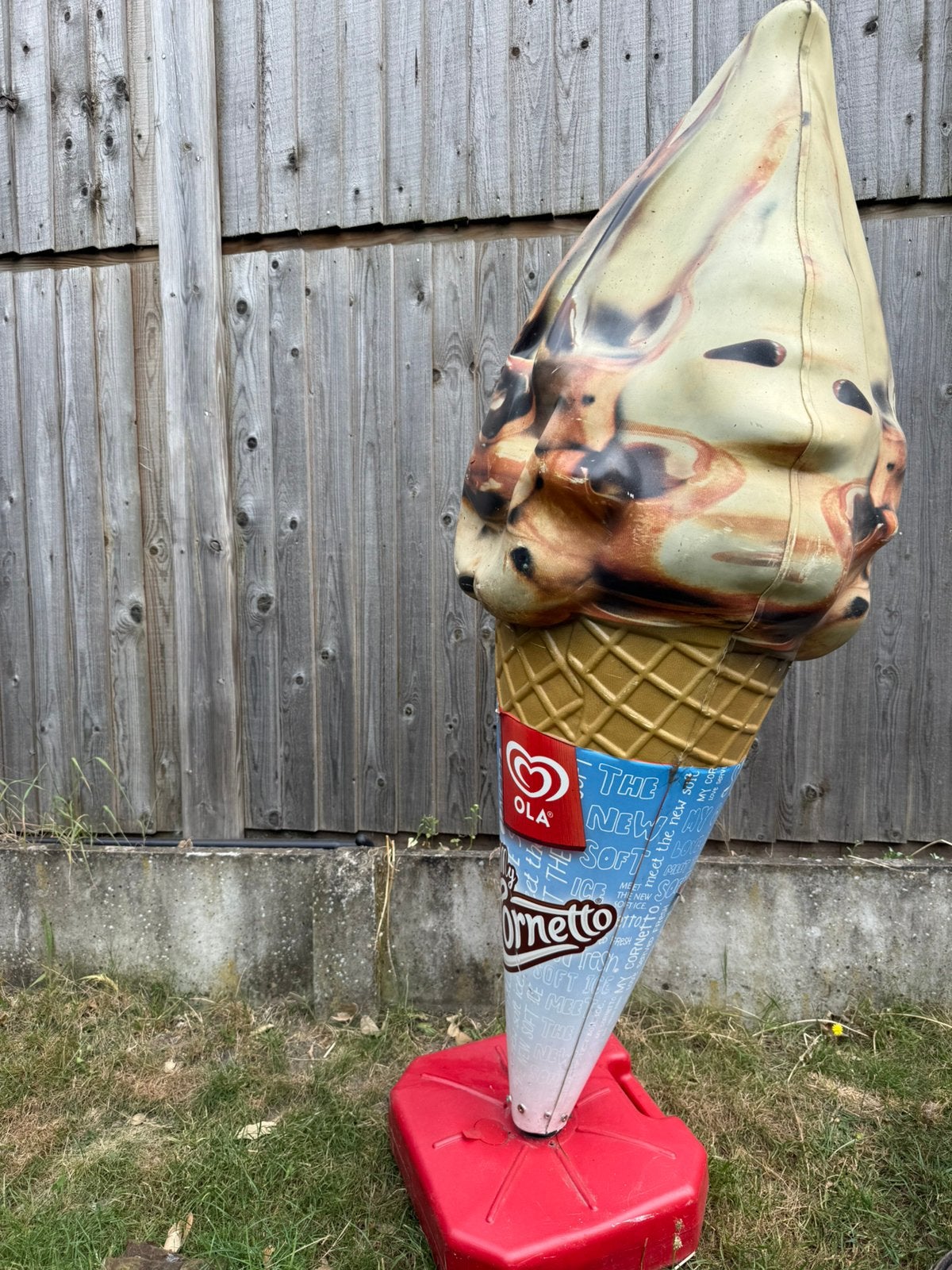 OLA CORNETTO IJSJES RECLAME, Enlèvement