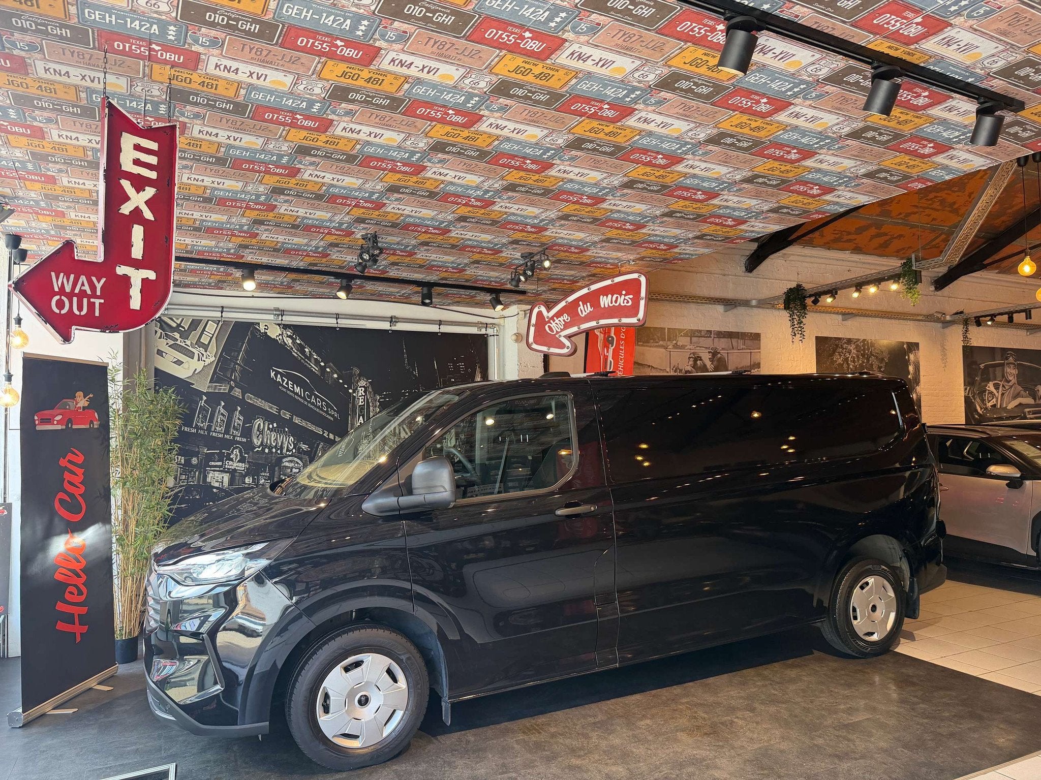 Ford Transit Custom 2.0 TDCi L2H1 * NOUVEAU MODELE * BOITE A, Autos, Achat, Euro 6, 3 places, Noir