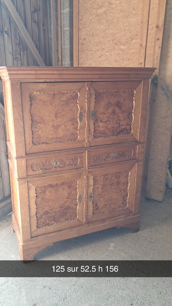 Antiek dressoir met twee lichamen in Lodewijk XV-stijl ”, Ophalen