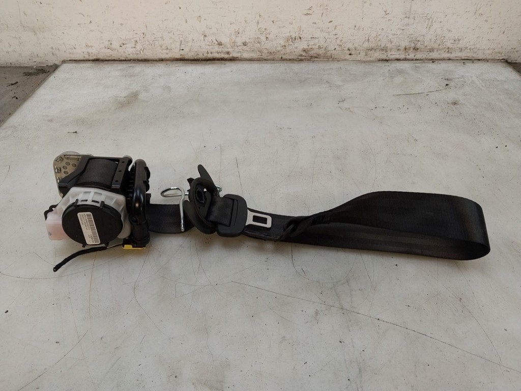 VEILIGHEIDSGORDEL RECHTS VOOR Skoda Superb Combi (3V5), Gebruikt, Info@skoda-auto.de, Skoda, Max-Planck-Straße  3-5
64331  Weiterstadt, DE