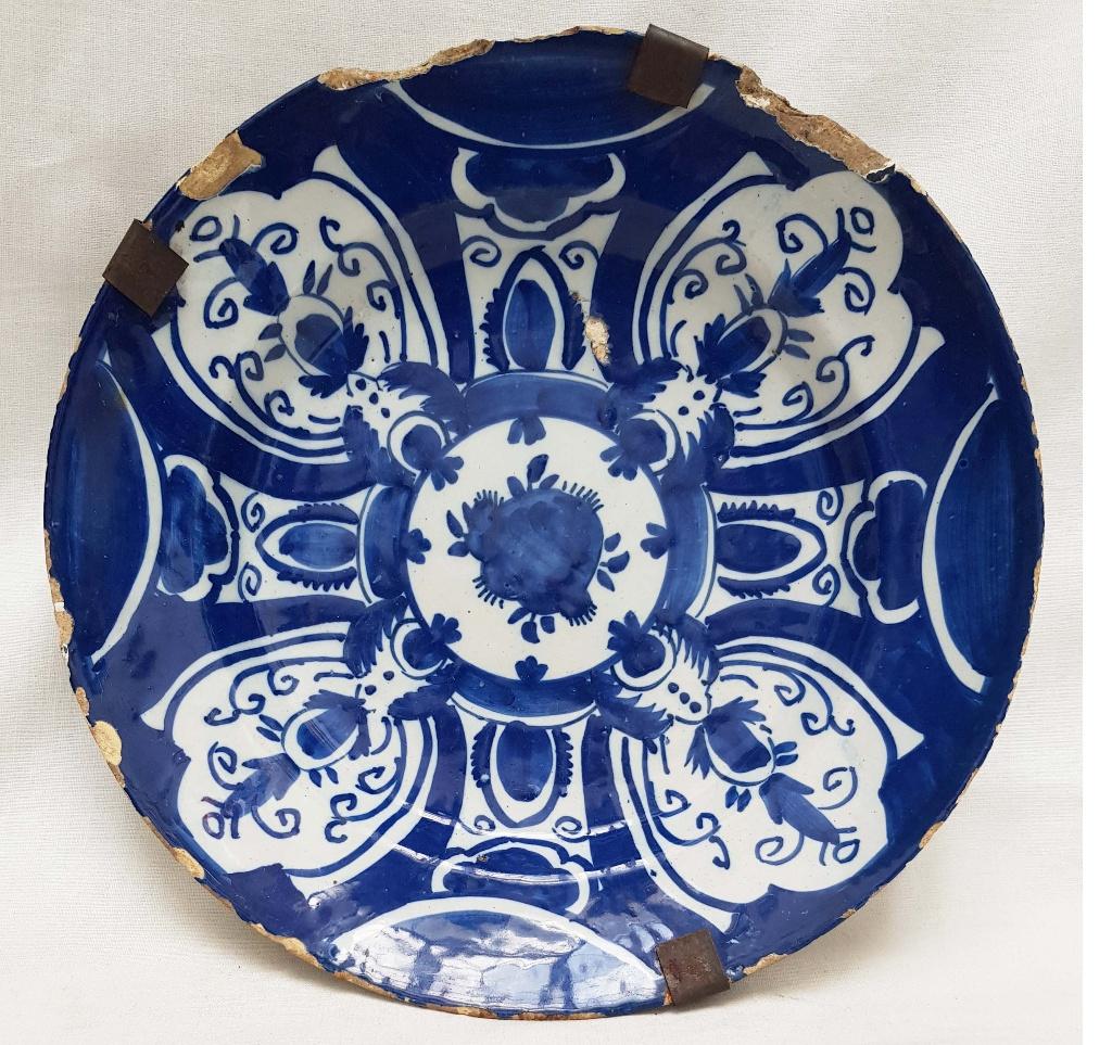 Delft bord beschadigd !, Antiek en Kunst, Ophalen of Verzenden
