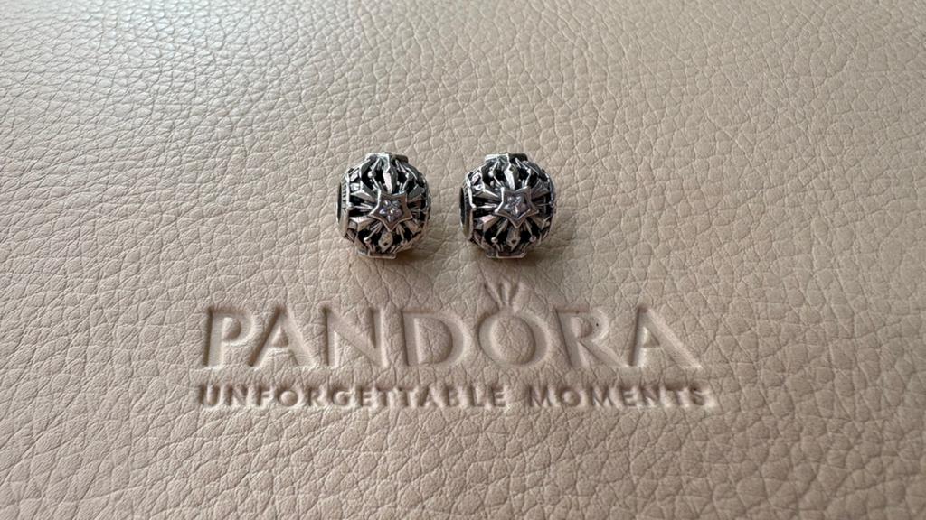 Pandora Disney Frozen snowflakes, Pandora, Nieuw, Ophalen of Verzenden, 2 of 3 bedels