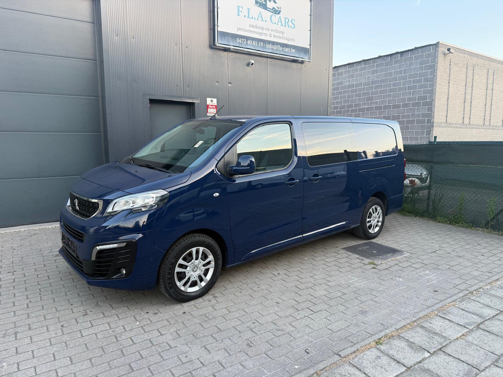 PEUGEOT EXPERT 2.0HDI DUBBEL CABINE BJ2017 AUTOMAAT 180PK, Auto's, Stof, 4 cilinders, 2000 kg, Blauw