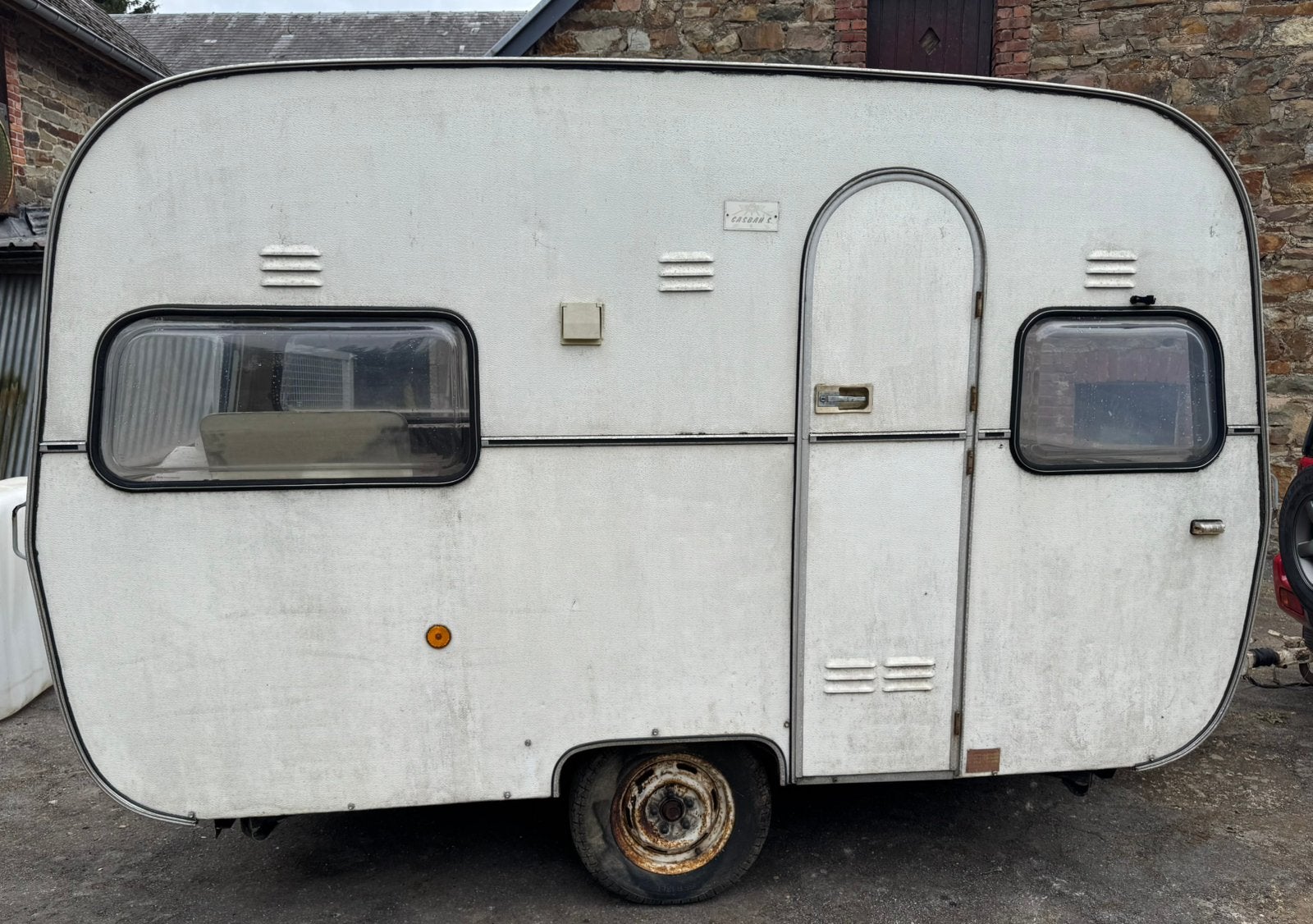 Caravane pour chantier ou poulailler . A saisir ! ! !, Particulier