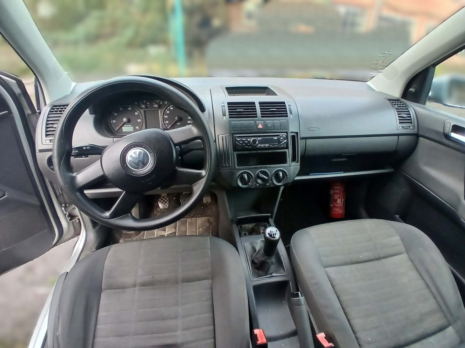 VW Polo 1.2i Benzine met airco met maar 120.000km motor OK., Auto's, Voorwielaandrijving, Bedrijf, Grijs, 1200 cc