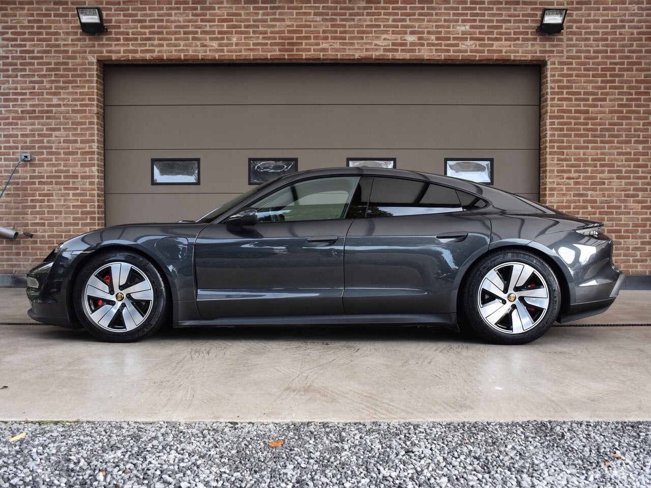 Porsche Taycan 4S 93 KWH / SOH 87% / PANO DAK / LUCHTVERING, Autos, 0 kg, Argent ou Gris, 4 portes, 0 kg