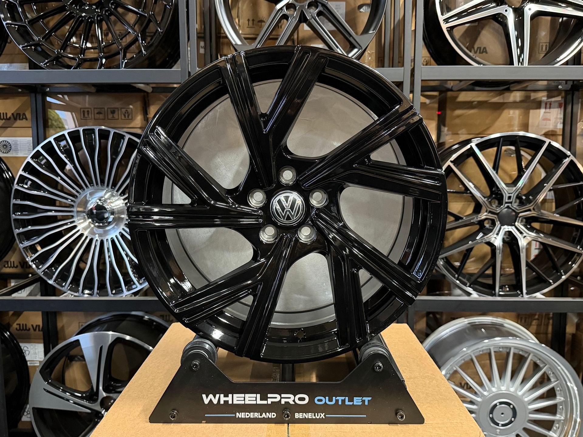 17 inch VW BERGAMO R LINE 5X100 Polo 6R 2G Seat Ibiza SKODA, Auto-onderdelen, Banden en Velgen, Velg(en), -, -, Nieuw