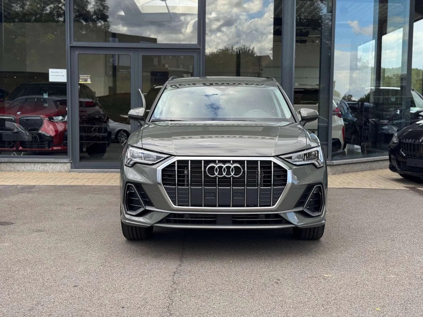 Audi Q3 35 TFSI - S line / BLINDSPOT / CAM / VERW / NAVI, Auto's, Automaat, Lichtsensor, 4 cilinders, Bedrijf