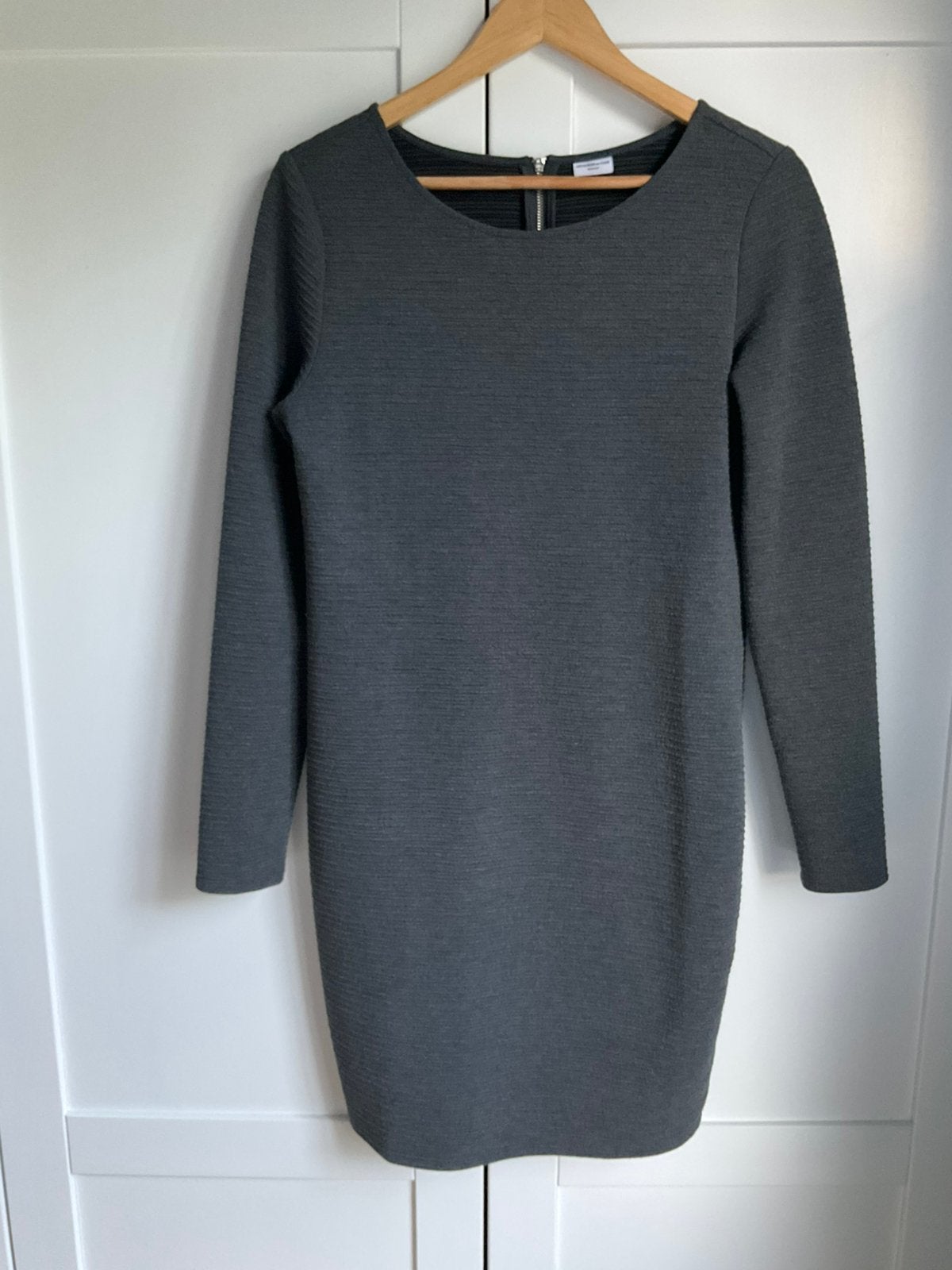 Grijs kleedje Jacqueline de Yong, Vêtements | Femmes, Robes, Taille 38/40 (M), Gris, Enlèvement ou Envoi, Longueur genou
