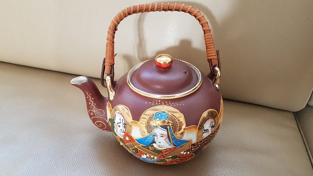 Oud porseleinen theepotje met de hand geschilderd, Ophalen