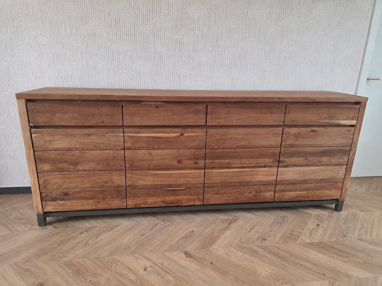 Massief houten dressoir 226cm, Ophalen