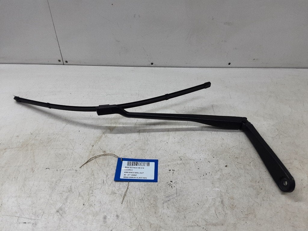 BRAS ESSUIE GLACE AVANT GAUCHE BMW 8 serie (G15) (01-2018/-), Mevr. I. Hauben, Utilisé, BMW, Rue de l'Espoir 34 34
4030  GRIVEGNÉE, BE