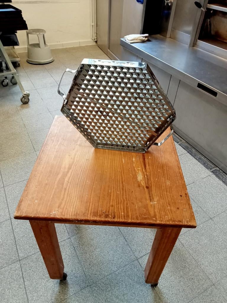 Treilleuse à tartes, Enlèvement