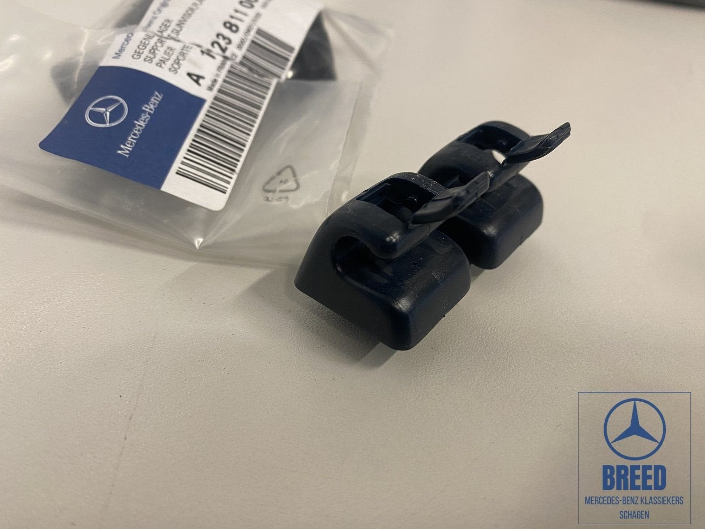 NOS houder zonneklep L+R blauw Mercedes-Benz W123 W124 W126, -, Nieuw, Ophalen of Verzenden, -