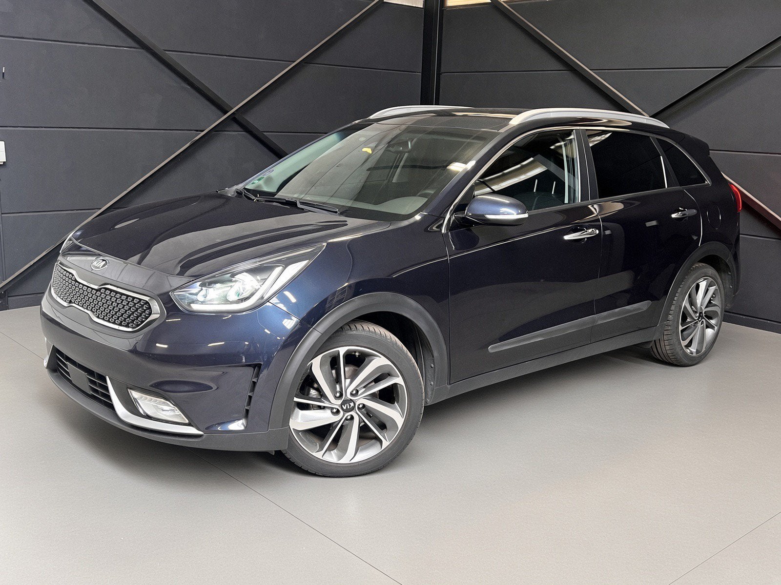 Kia Niro 1.6 Hybride automaat, bj2018, 64.000km, 1j garantie, Auto's, Automaat, 1600 cc, Leder, Bedrijf