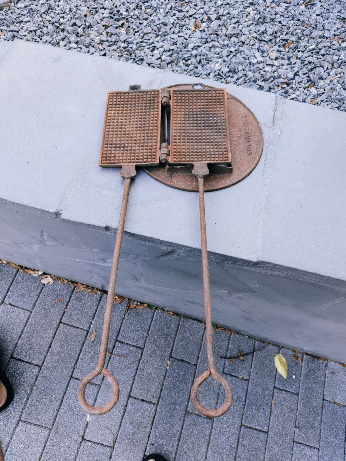 oud gietijzeren galet wafeltjes ijzer met bijhorende draaisc, Ophalen of Verzenden