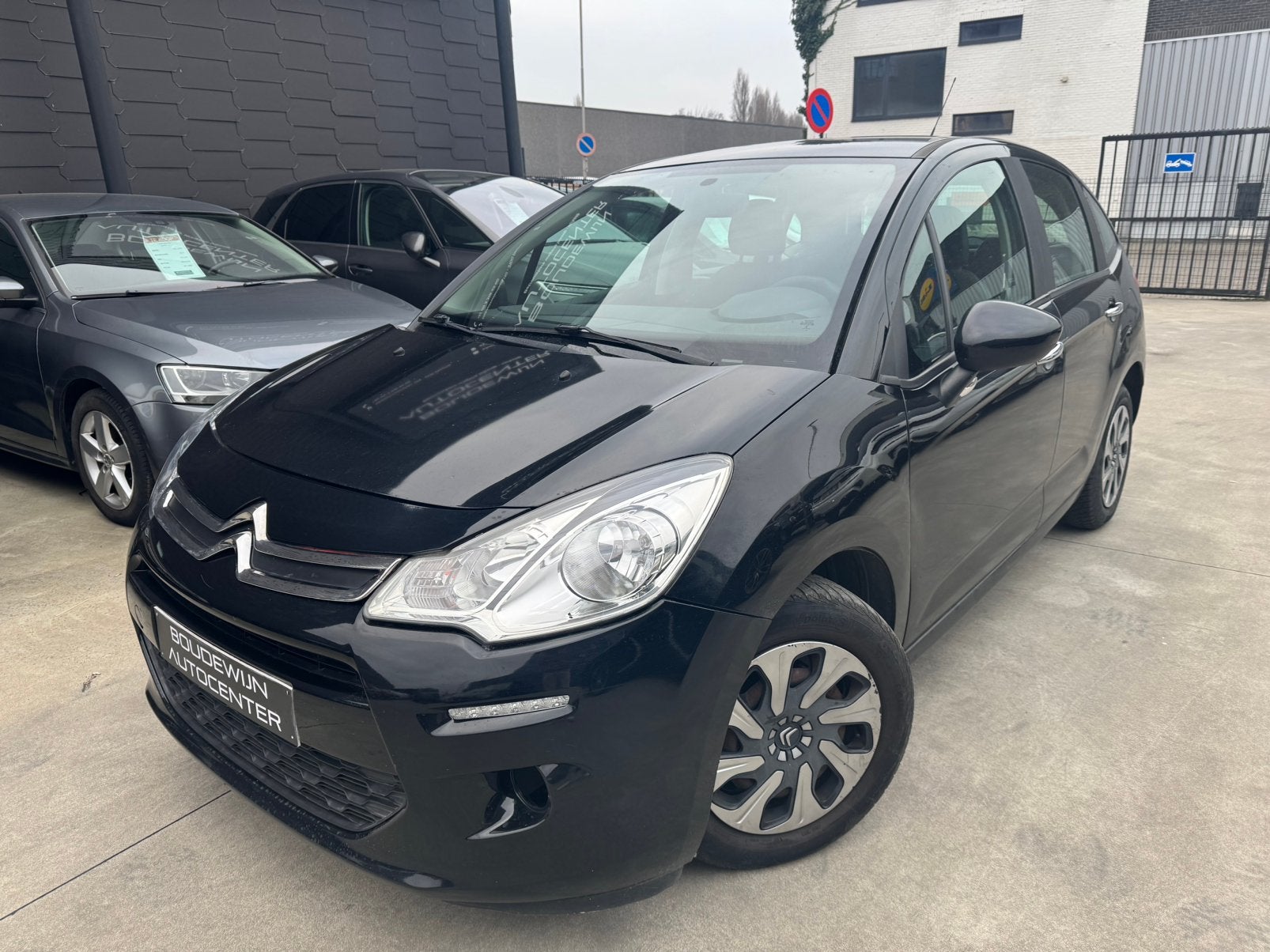 Citroën C3 1.0Benzine 140.xxxkm/Parkeersensor,Garantie, Auto's, Voorwielaandrijving, Stof, Zwart, Zwart