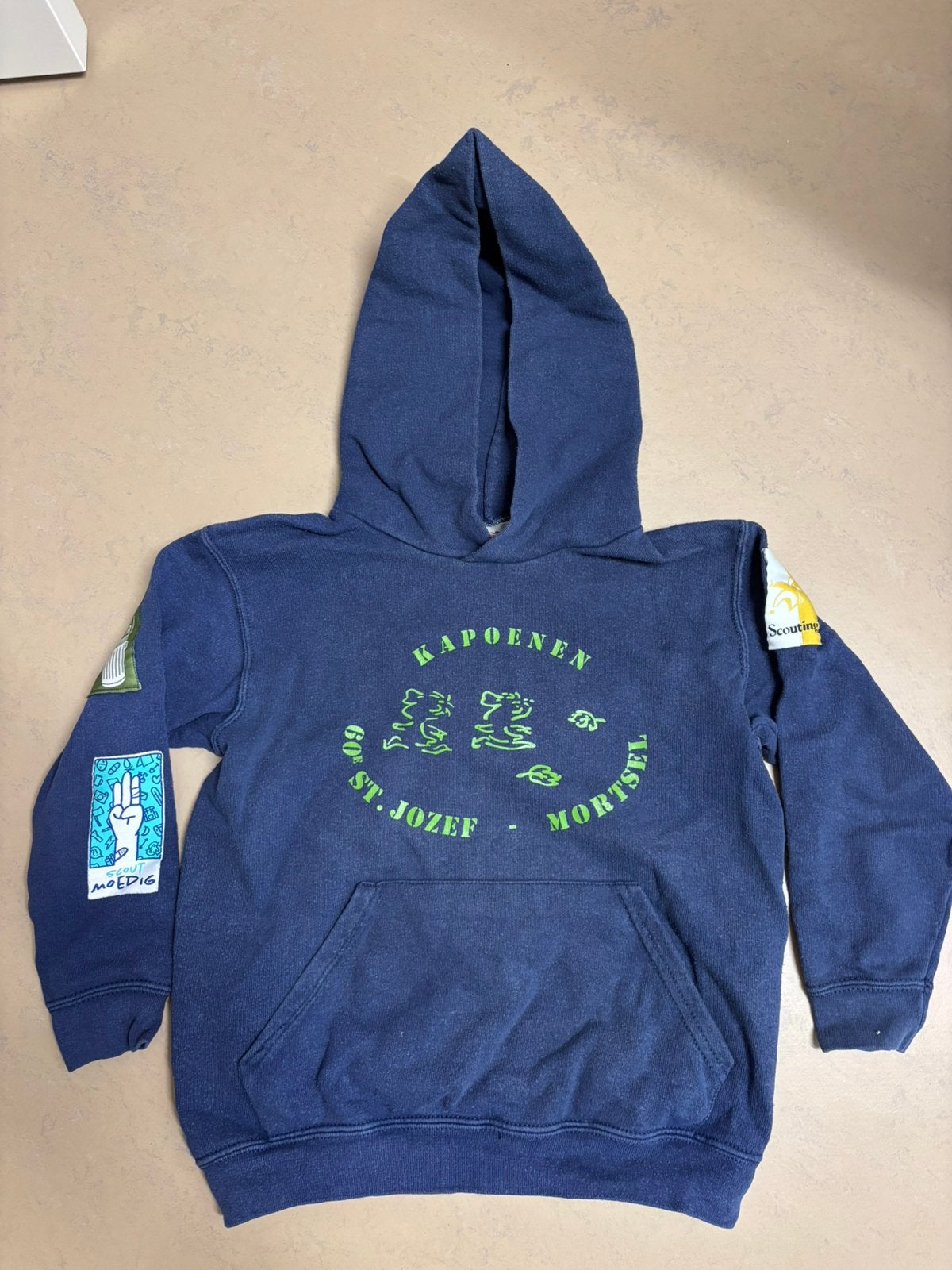 Scouts trui hemd tshirt, Ophalen, Gedragen