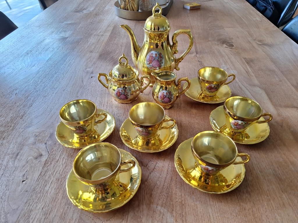 Koffieservice (decoratief), Ophalen
