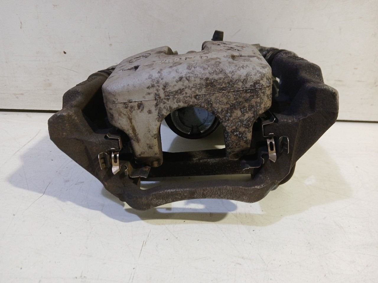 Remklauw rechts achter Nissan Qashqai, Onderdelen@venauto.nl, Van der Ven Autorecycling B.V., Gebruikt, Ettenseweg 76, 4706 PB Roosendaal, The Netherlands
