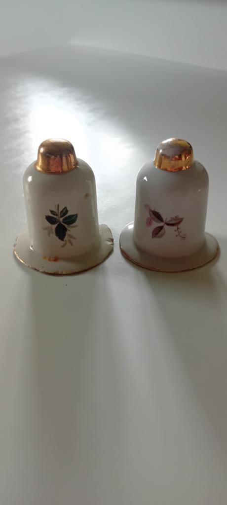 2 oude porseleinen voederbakjes, Enlèvement ou Envoi